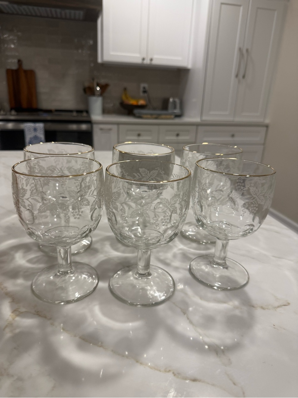 Bartlett Collins Glass Goblet With Frosted Grapes & Vines Thumbprint Gold Trim
